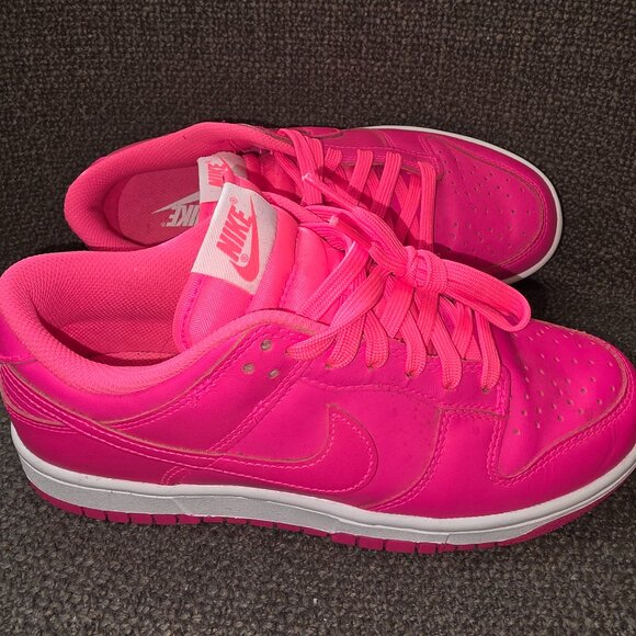 Nike Dunk Low Hyper Pink - Picture 1 of 6
